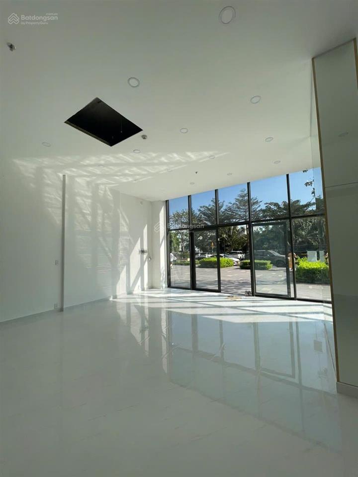 Cho thuê shophouse 160m2 1 trệt 1 lầu mặt tiền 9m  hoàn thiện cơ bản  giá thuê 25triệu