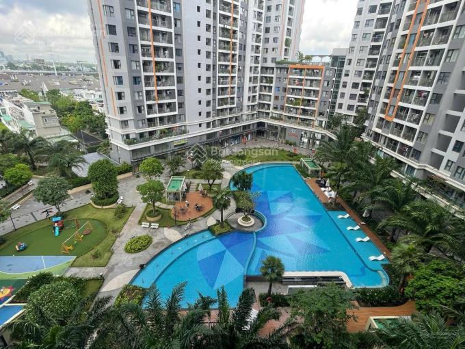 Bán căn 2 phòng ngủ view hồ bơi  hướng mát  giá đúng 4,5 tỷ  nổi bật trên thị trường