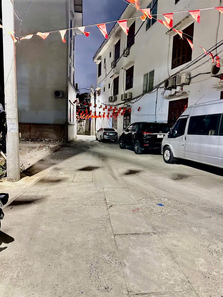 Bán đất mặt ngõ oto tránh, đường thụy phươngview hồ, 50m mt 5m, nở hậu ở và kinh doanh, giá 8.7 tỷ