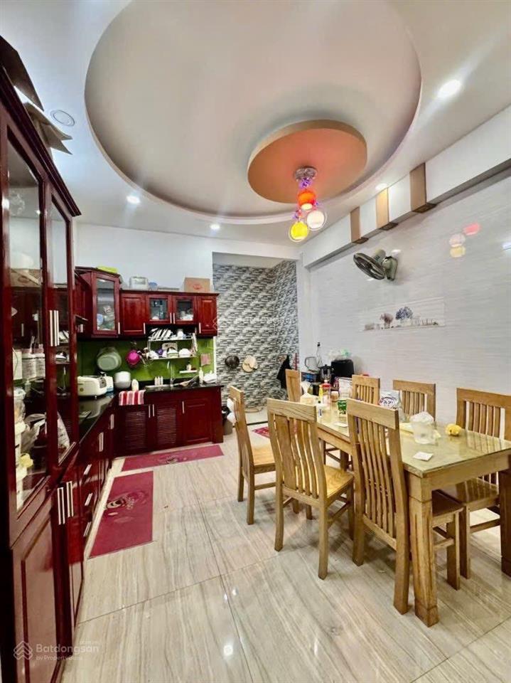 Chính chủ cần bán gấp nhà 3 tầng hẻm xe hơi thẳng 1 trục huỳnh tấn phát, 4 phòng ngủ, quận 7