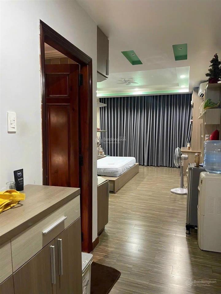 Bán nhà gấp chia tài sản hẻm xe hơi, 3 tầng lầu, 4 phòng ngủ, sổ hồng riêng, phú thuận, quận 7