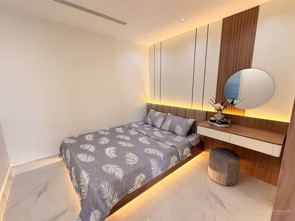 Gấp bán chung cư hưng vượng 1, 81m2, sổ hồng riêng, thuộc khu đô thị phú mỹ hưng.