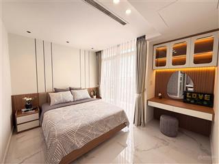 Gấp bán chung cư hưng vượng 1, 81m2, sổ hồng riêng, thuộc khu đô thị phú mỹ hưng.