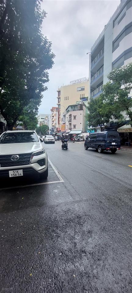 Nhà phố khu phú mỹ hưng quận 7.
mặt tiền đường đặng đại độ