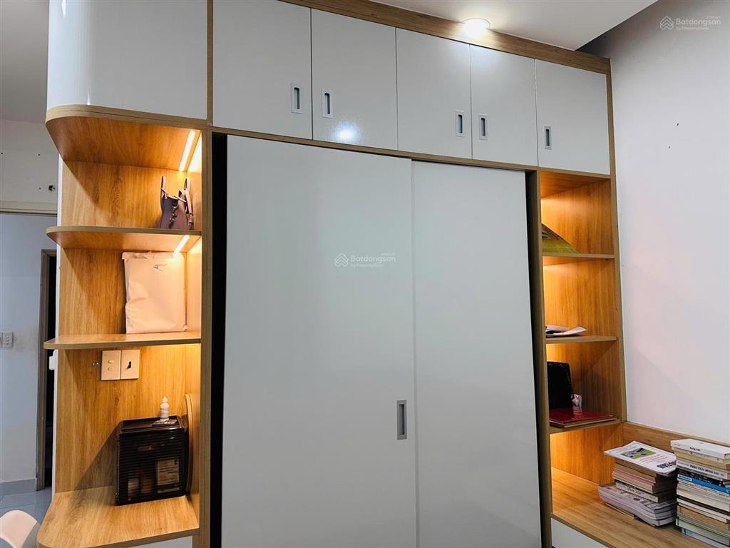 Bán căn hộ tô ký tower q12, 61m2, 2pn2wc, có sổ, có nội thất, nhà mới, giá 2tỷ650 (thương lượng)