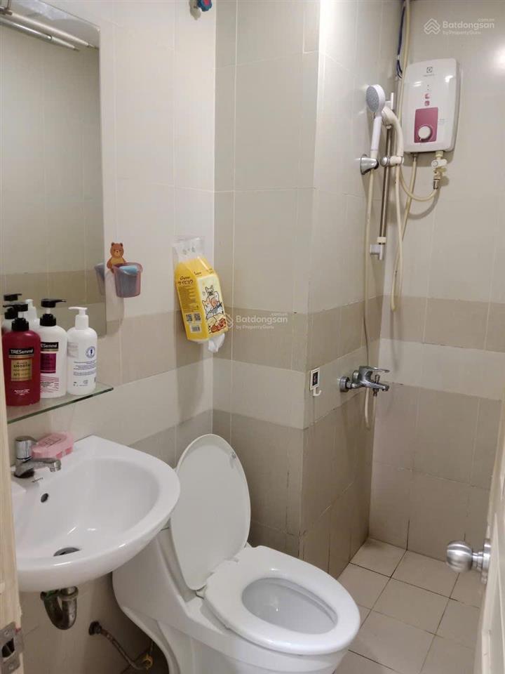 Cần sang hợp đồng thuê căn hộ tô ký tower q12, 61m2, 2pn2wc, có nội thất, giá 7 triệu