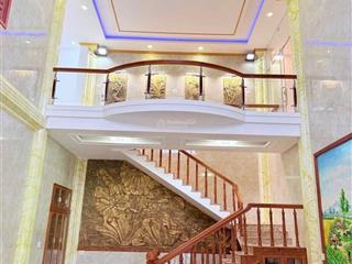 Biệt thự liên chiểutân cổ điển, hồ cá koi  403m2  giá bán chỉ 20,5 tỷ (có tl)  gần đh sư phạm !