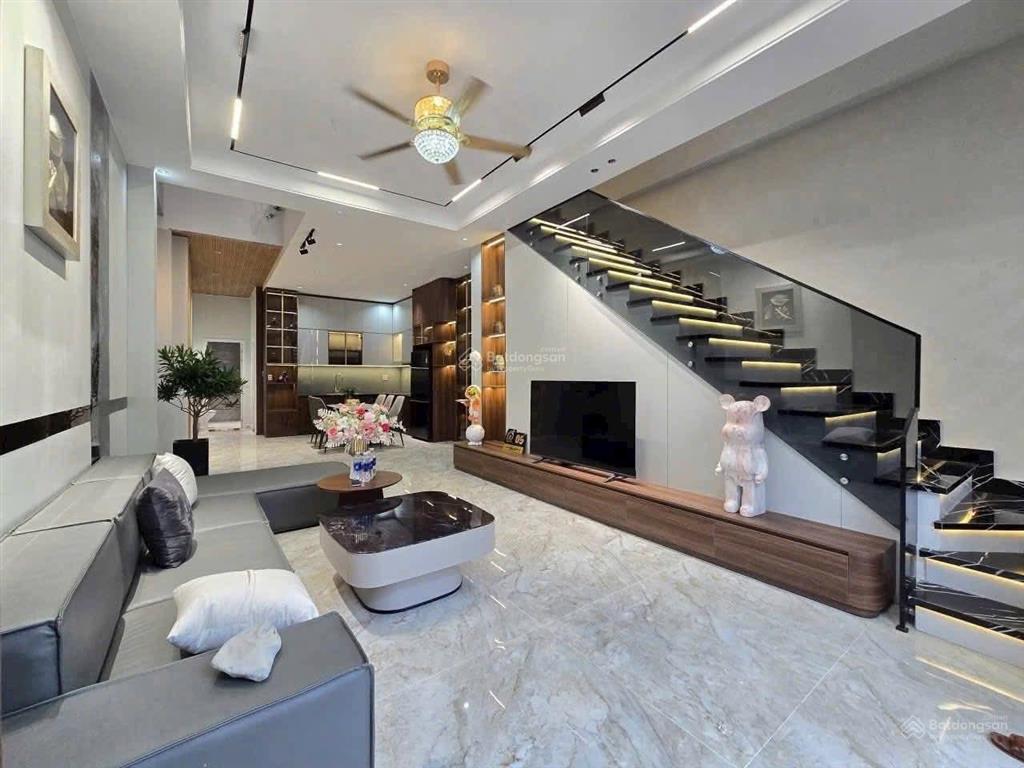 Giá tốt, chỉ 8,xtỷ, thanh khê, cạnh lý thái tông3 tầng mới keng, đầy đủ nội thất, xách vali ở ngay
