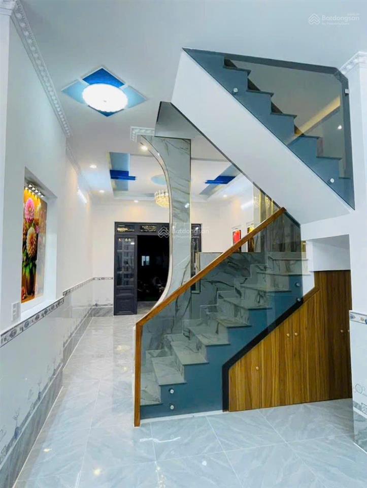 Bán nhà lầu 6m x16m shc 1/trung đông 7, xã thới tam thôn, hóc môn, giá bán 2 tỷ 968 triệu tl