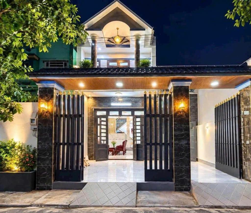 Bán nhà lầu 6m x16m shc 1/trung đông 7, xã thới tam thôn, hóc môn, giá bán 2 tỷ 968 triệu tl