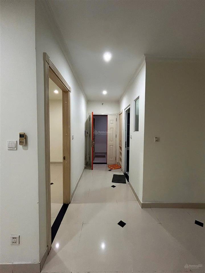 Phúc yên 2  nhà trống  9 triệu  lầu trung