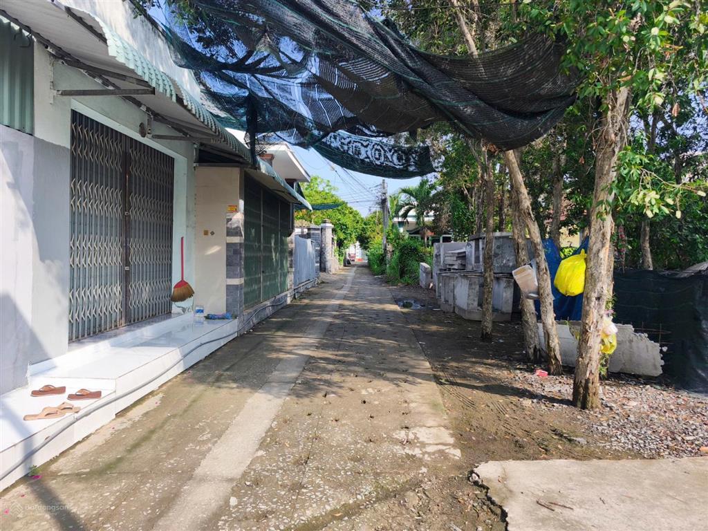 Chính chủ bán nền đất đường phan văn đáng huyện nhơn trạch diện tích 5x18m sổ hồng riêng giá 2,5 tỷ