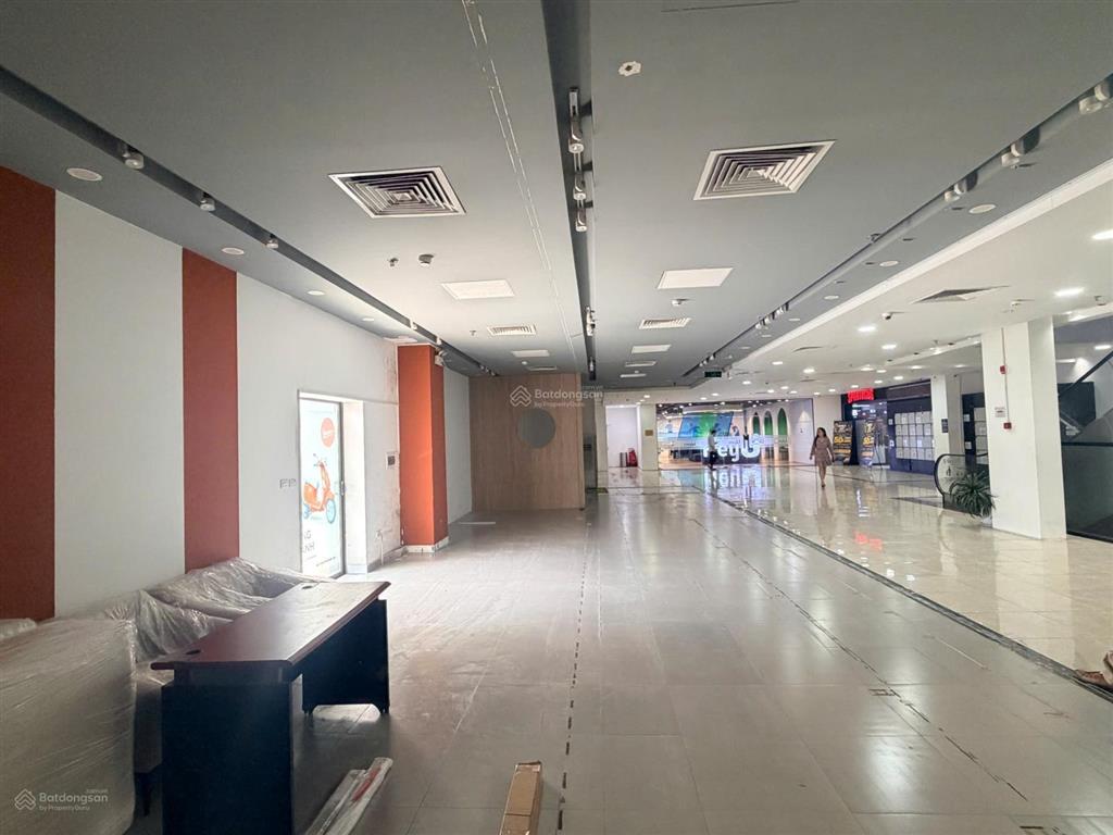 Cho thuê mặt bằng tầng 3  vị trí đông đúc, phù hợp f&b, văn phòng  giá chỉ khoảng 200k/m2/tháng