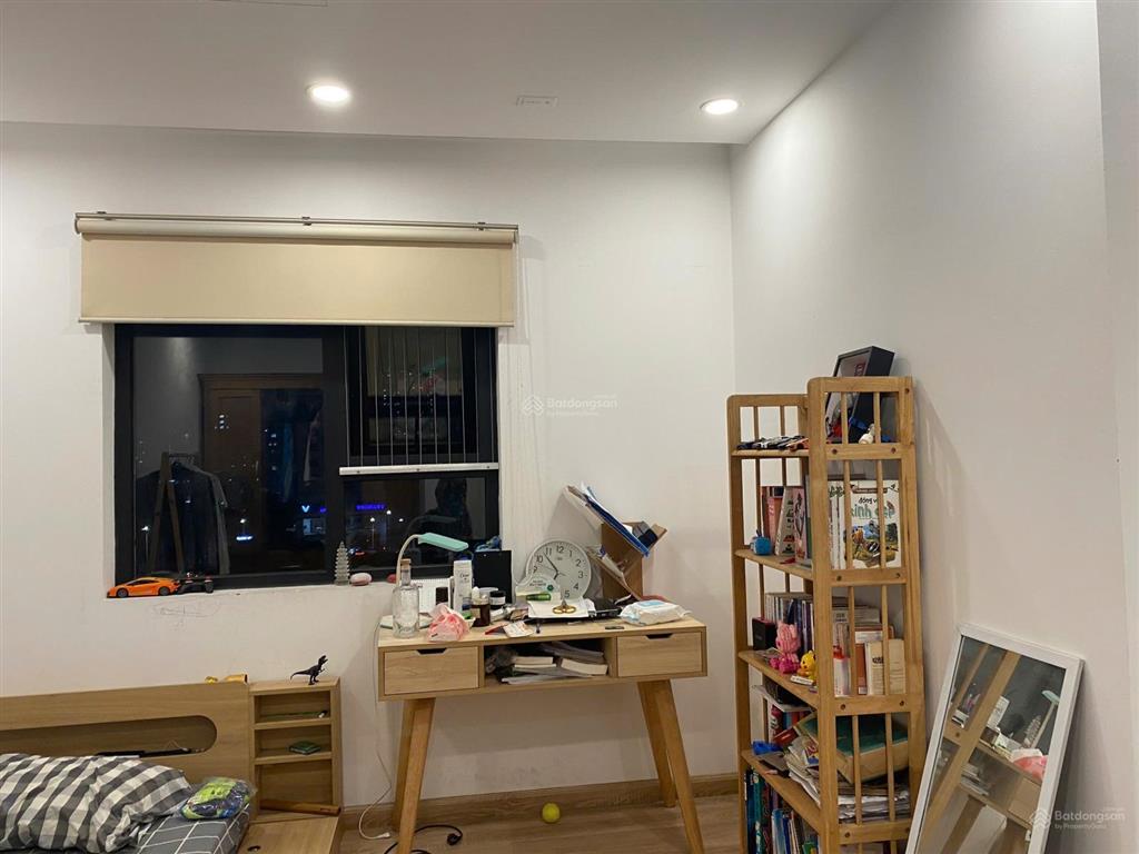 Chính chủ cho thuê căn hộ 3 ngủ, căn góc 138 m2 cc paragon duy tân, cầu giấy