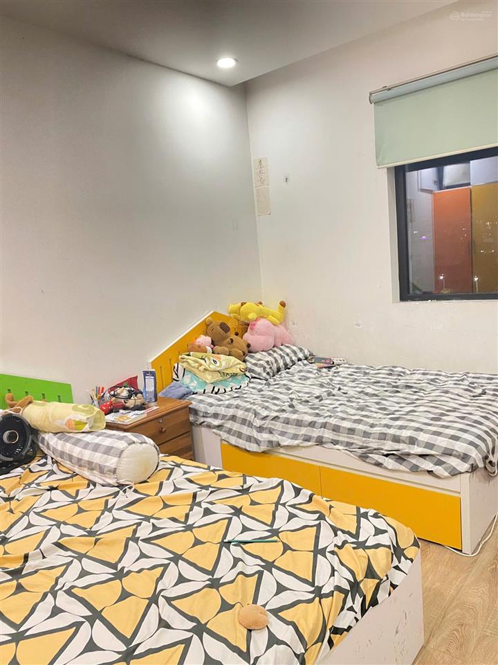Chính chủ cho thuê căn hộ 3 ngủ, căn góc 138 m2 cc paragon duy tân, cầu giấy