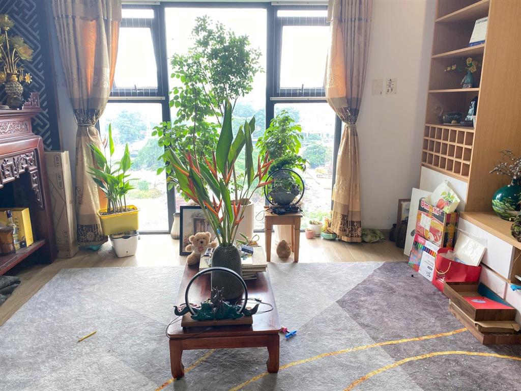 Chính chủ cho thuê căn hộ 3 ngủ, căn góc 138 m2 cc paragon duy tân, cầu giấy