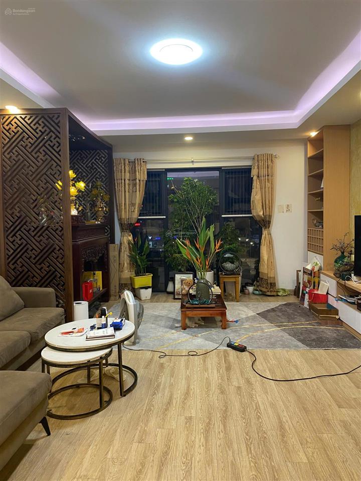 Chính chủ cho thuê căn hộ 3 ngủ, căn góc 138 m2 cc paragon duy tân, cầu giấy
