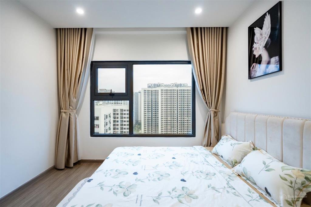 Bán gấp căn hộ chung cư 3pn 81m2 origami  sổ sẵn, full nội thất đẹp, giá 3,85 tỷ btp
