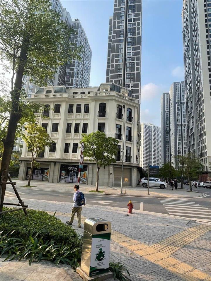 Bán shophouse tại vinhomes smart city, 120 tỷ, 450m2,sẵn hđ thuê 5 tỷ/năm. o968845455
