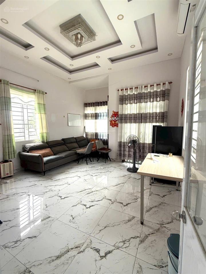 Định cư nước ngoài bán nhà và dãy trọ ngay kcn mỹ phước, thới hoà, bến cát, 300m2, sổ sẵn