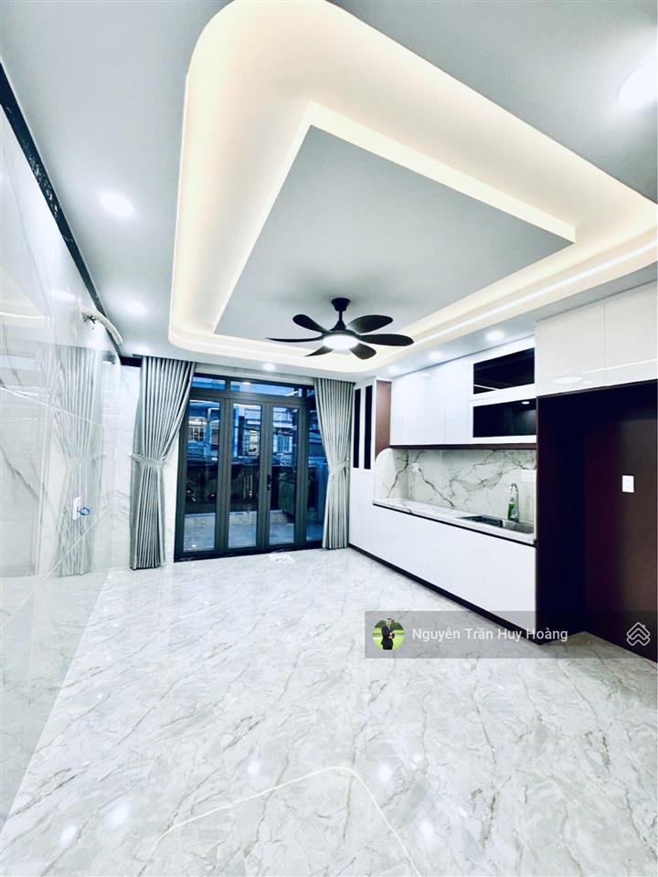 Mặt tiền kd đỉnh, ấp chiến lược  4x17m  vỉa hè rộng  kinh doanh ngày đêm  giá chỉ 10,999 tỷ