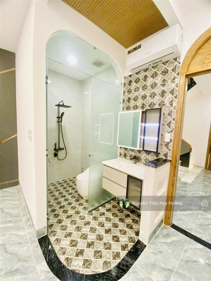 Mặt tiền khu vip tân phú  6 tầng kiên cố thang máy  4x22  giá 15.x tỷ