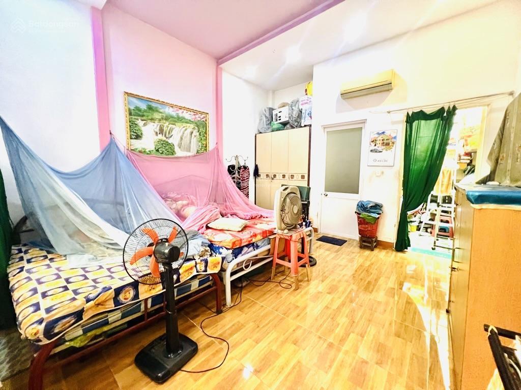 Mặt tiền kd  4.5x30m (135m)  kinh doanh sầm uất  hơn 11 tỷ  tân phú