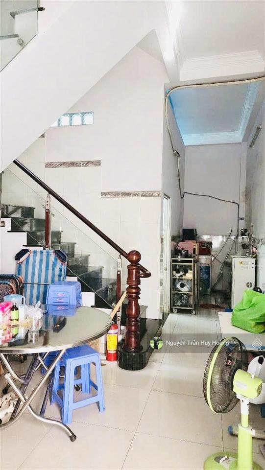 Mặt tiền tân bình  5.5x24  giá 12.x tỷ  3 tầng, đường hồng lạc