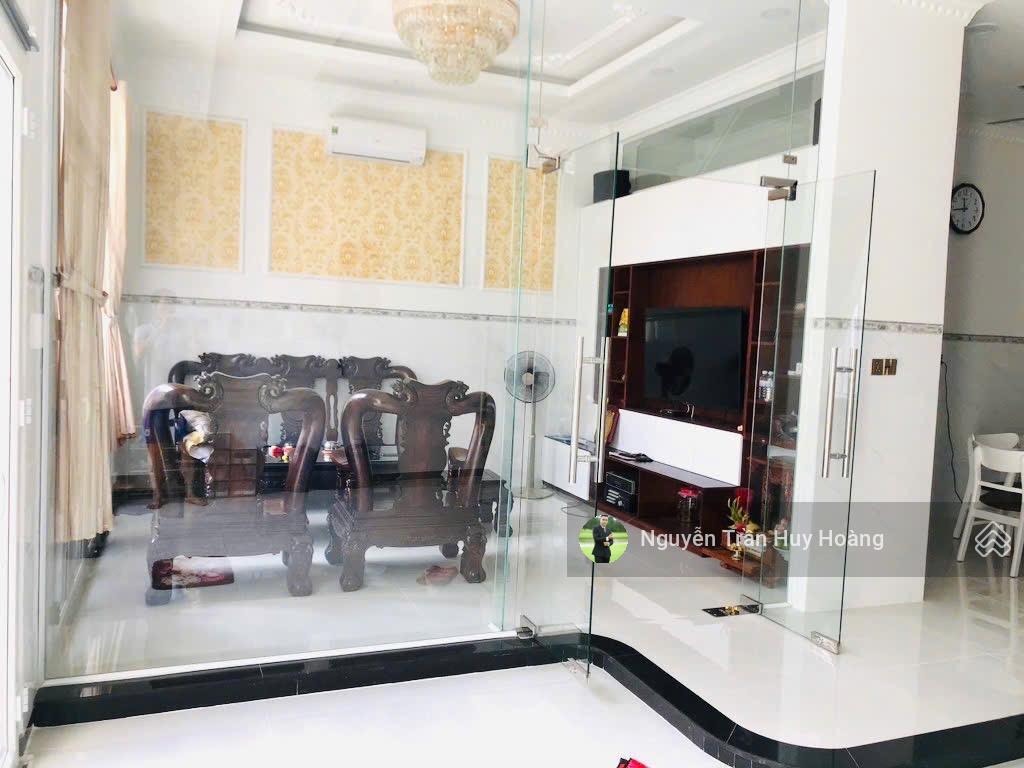 4 tầng  8 x 11  ô tô trong nhà, hòa bình nối dài  chỉ 7.2 tỷ