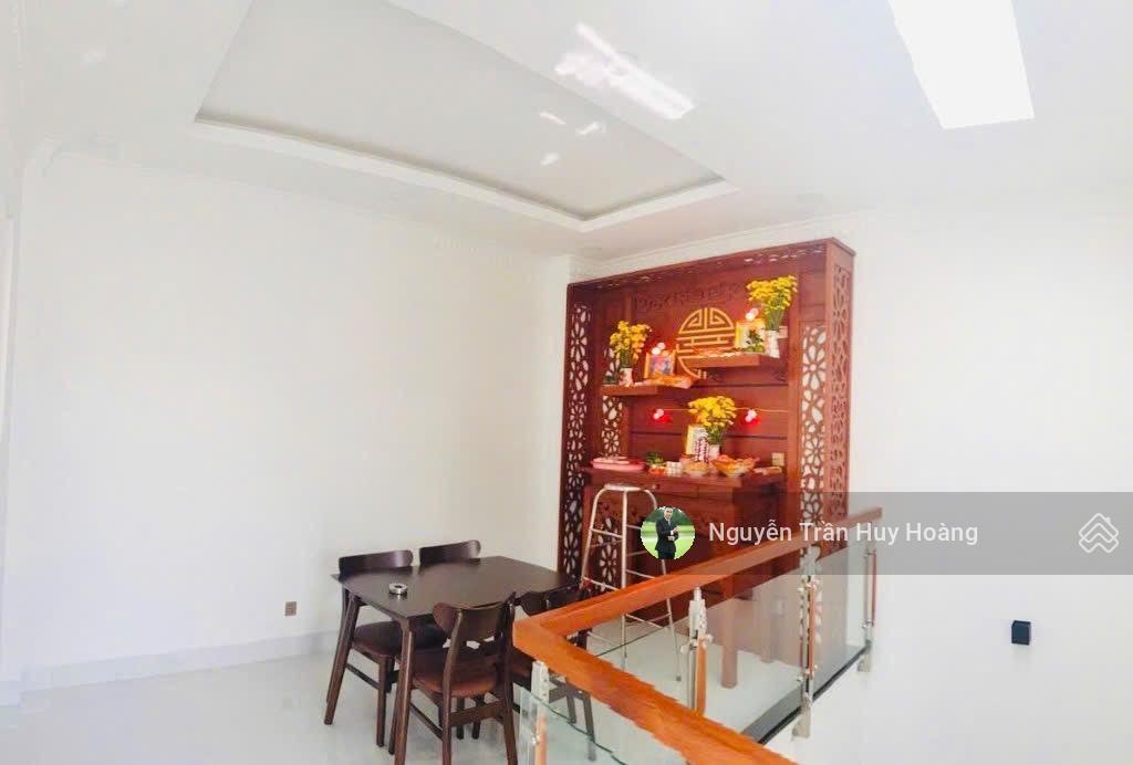 4 tầng  8 x 11  ô tô trong nhà, hòa bình nối dài  chỉ 7.2 tỷ