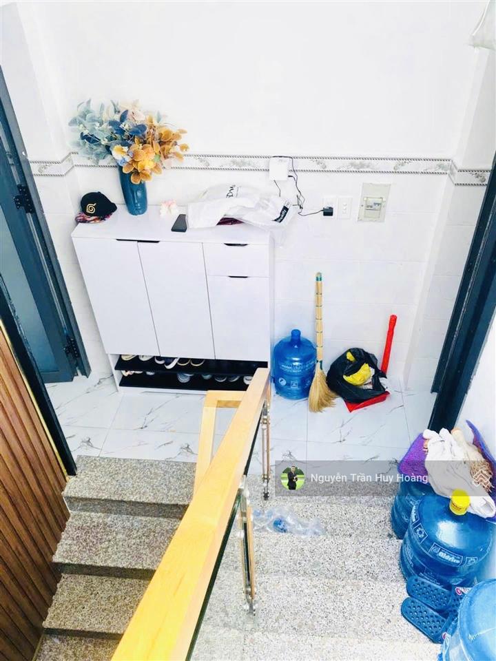 3 tầng  4 x 22m  ngã tư bốn xã  giá 6.x tỷ