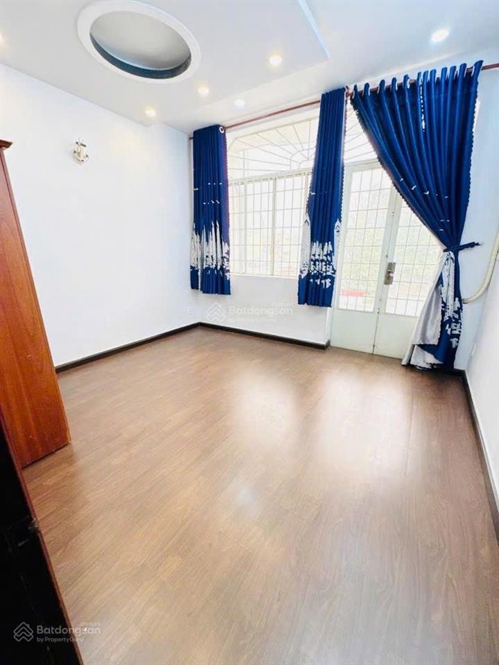 Mặt tiền lạc long quân, tân bình  4.2x24m  5 tầng, kd sầm uất  12 tỷ nhỉnh
