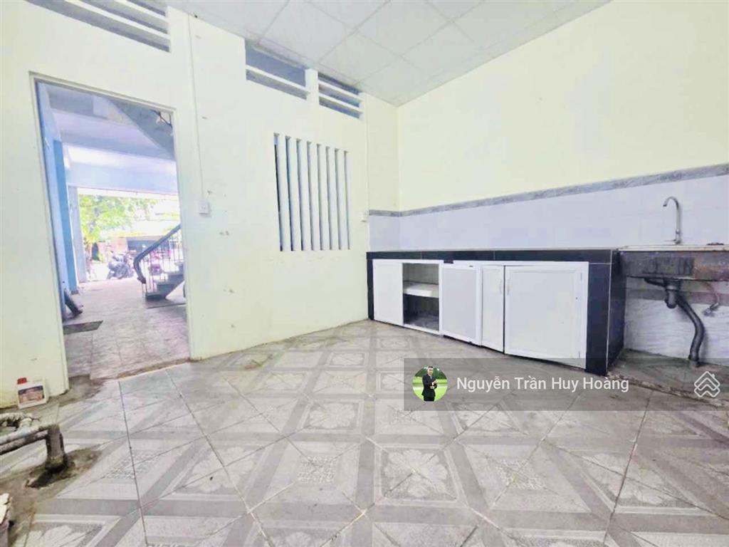 Mặt tiền kinh doanh cực hiếm khu sân bay 4x20m giá hấp dẫn 18 tỷ nhỉnh