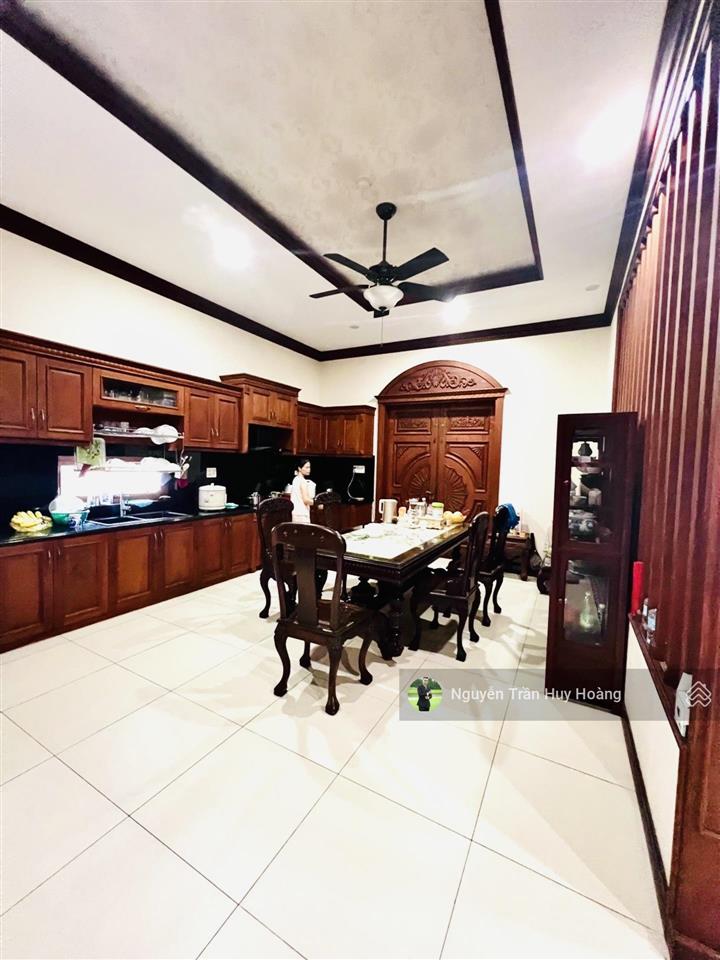 Dinh thự châu âu đẳng cấp, nhà 20x31m  4 tầng  hầm siêu xe  giá 51 tỷ nhỉnh, khu dân cư vĩnh lộc
