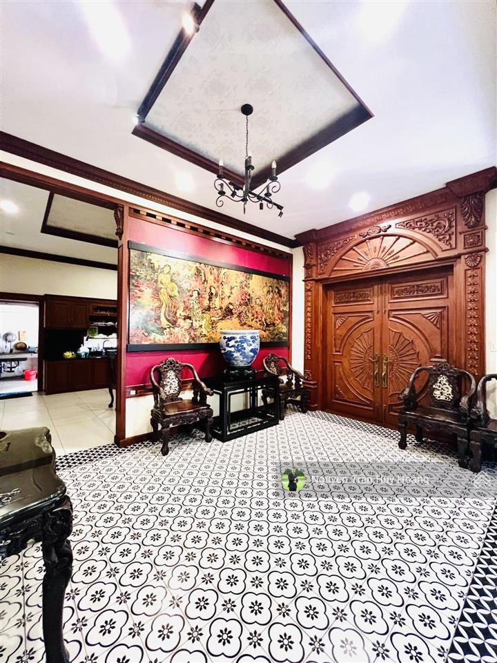 Dinh thự châu âu đẳng cấp, nhà 20x31m  4 tầng  hầm siêu xe  giá 51 tỷ nhỉnh, khu dân cư vĩnh lộc