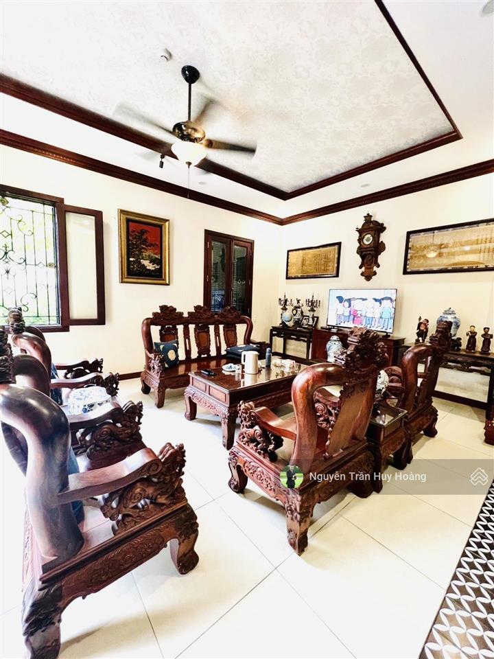 Dinh thự châu âu đẳng cấp, nhà 20x31m  4 tầng  hầm siêu xe  giá 51 tỷ nhỉnh, khu dân cư vĩnh lộc