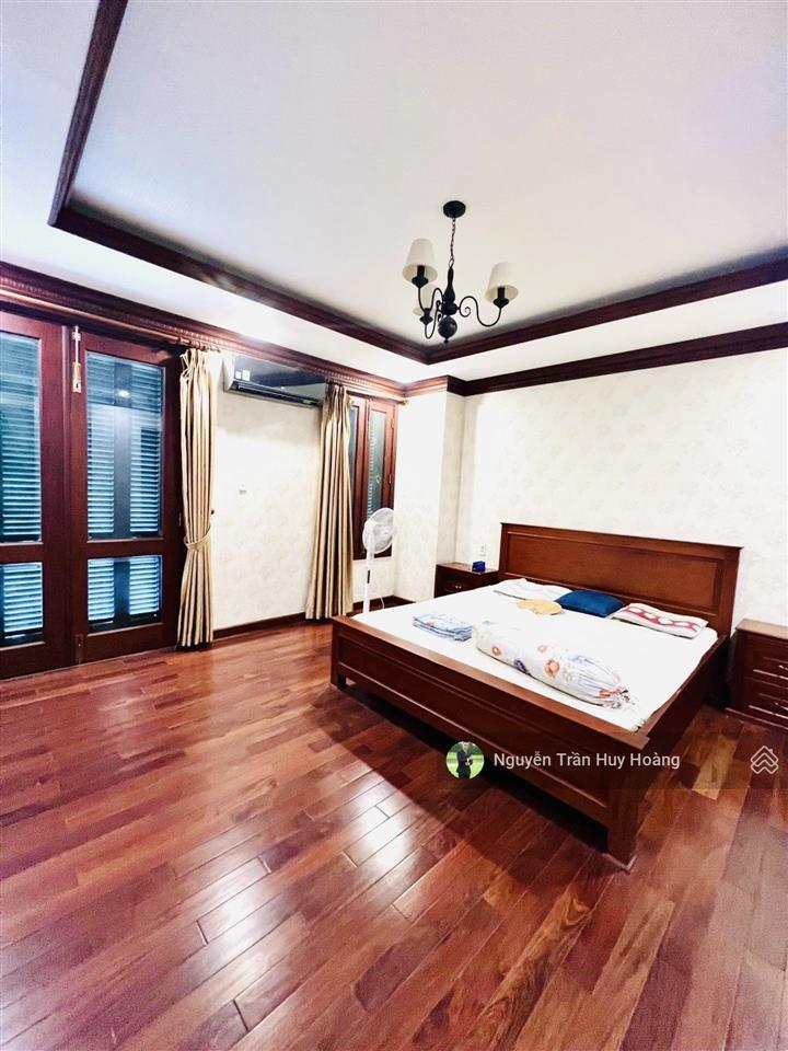 Dinh thự châu âu đẳng cấp, nhà 20x31m  4 tầng  hầm siêu xe  giá 51 tỷ nhỉnh, khu dân cư vĩnh lộc