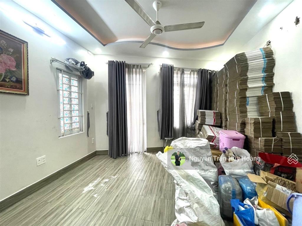 Mặt tiền tên lửa  5 tầng  4.3 x 15  chỉ 11.x tỷ, kinh doanh sầm uất, quận bình tân