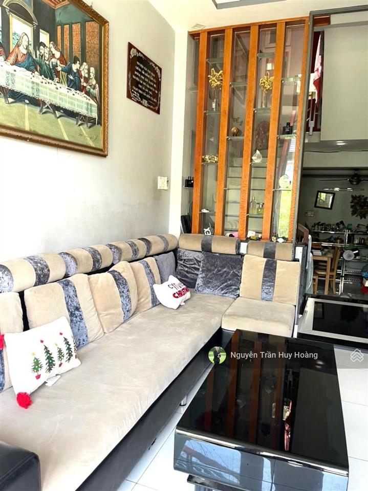 Mặt tiền tên lửa  5 tầng  4.3 x 15  chỉ 11.x tỷ, kinh doanh sầm uất, quận bình tân