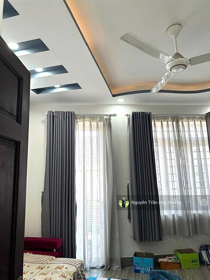 Mặt tiền tên lửa  5 tầng  4.3 x 15  chỉ 11.x tỷ, kinh doanh sầm uất, quận bình tân