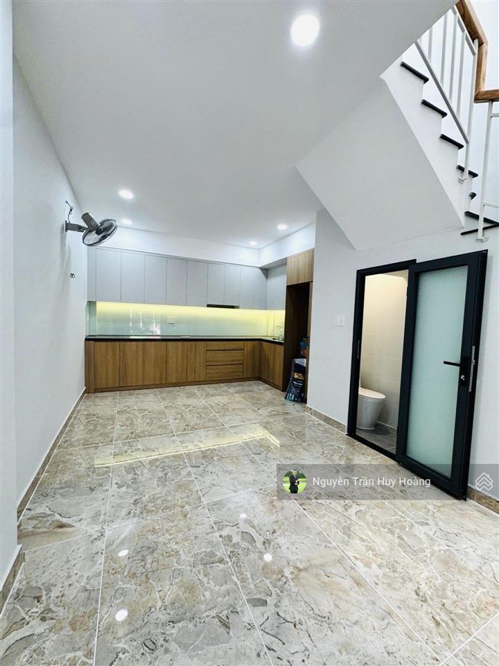 Mặt tiền kinh doanh đa ngành  4x15m  8.x tỷ  ngay đh công thương  tân phú