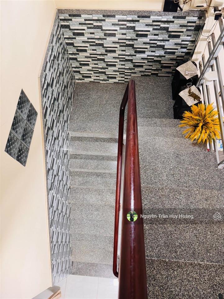 Nhà 4x17m chỉ 5.3 tỷ đường nhựa tô hiệu, tân phú