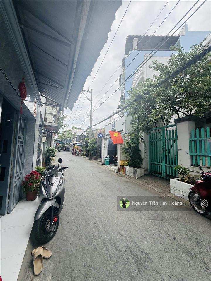 Nhà 4x17m chỉ 5.3 tỷ đường nhựa tô hiệu, tân phú
