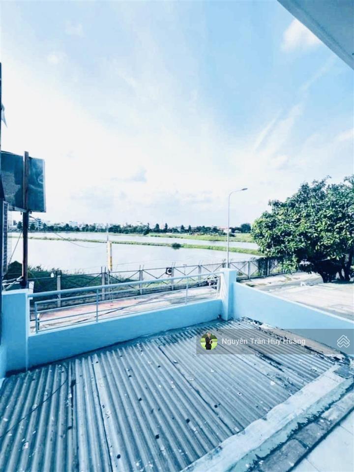 Mặt tiền view sông hồ  kinh doanh sầm uất  3 tầng btct  4x20m  chỉ 7.x tỷ
