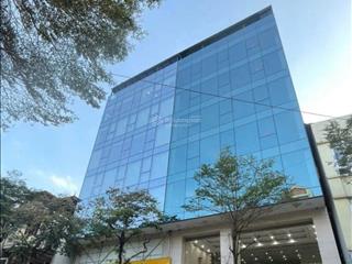 Cho thuê nhà mặt phố lạc long quân 180m2 x 5 tầng, mt11m. thiết kế thông sàn, thang máy.