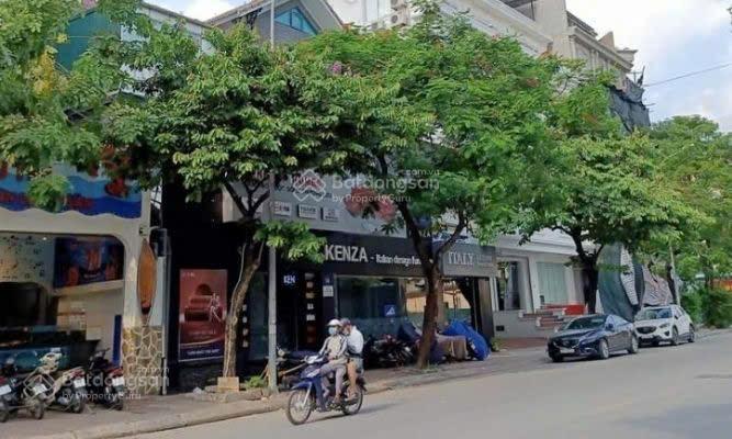 Cho thuê nhà trần kim xuyến, cầu giấy 82m2, mt5m, 5 tầng, có thang máy. vị trí đẹp, kinh doanh tốt.