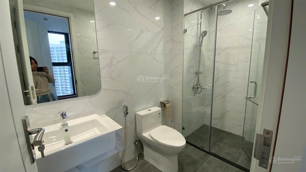 Cho thuê căn hộ 2 ngủ + tòa i3  giá 12tr miễn phí dịch vụ imperia vinhomes smart city