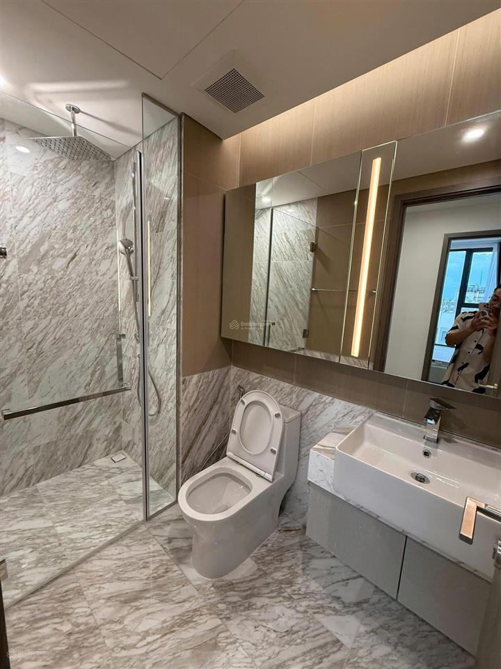 Hot hot cho thuê căn hộ 2 ngủ lumiere hạng sang giá 12tr5 vinhomes smart city