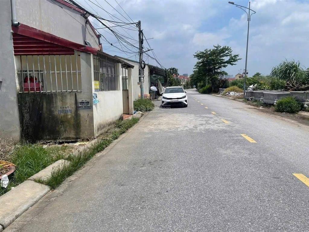Đấu giá công luận 2  văn giang giáp đô thị alluvia, sân bóng pvf, đại lộ đông tây giá đầu tư