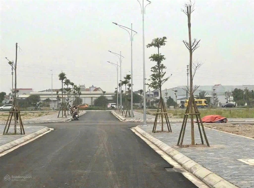 Đấu giá yên hoàgần vành đai 4đường tỉnh 379chợ đầu mối sông hồng và gần cụm cngiá 4,x tỷ